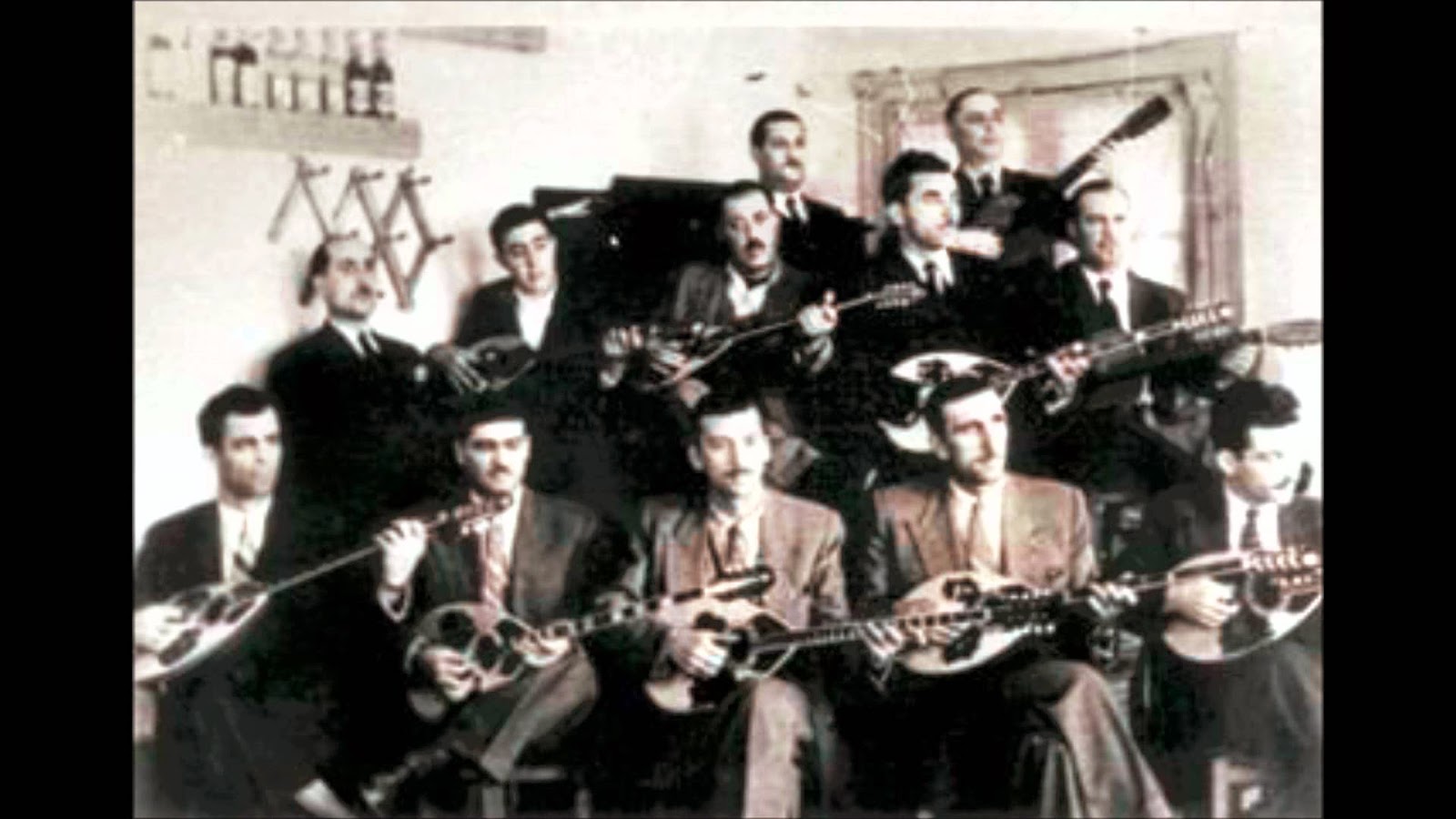 YPOKOSMOS MARKEAS REBETIKO