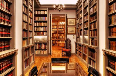Une bibliothèque historique ouvre ses portes!