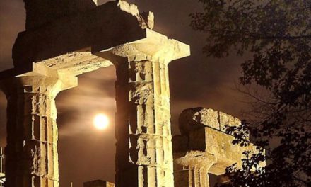 August Full Moon Events : la Grèce entière illuminée