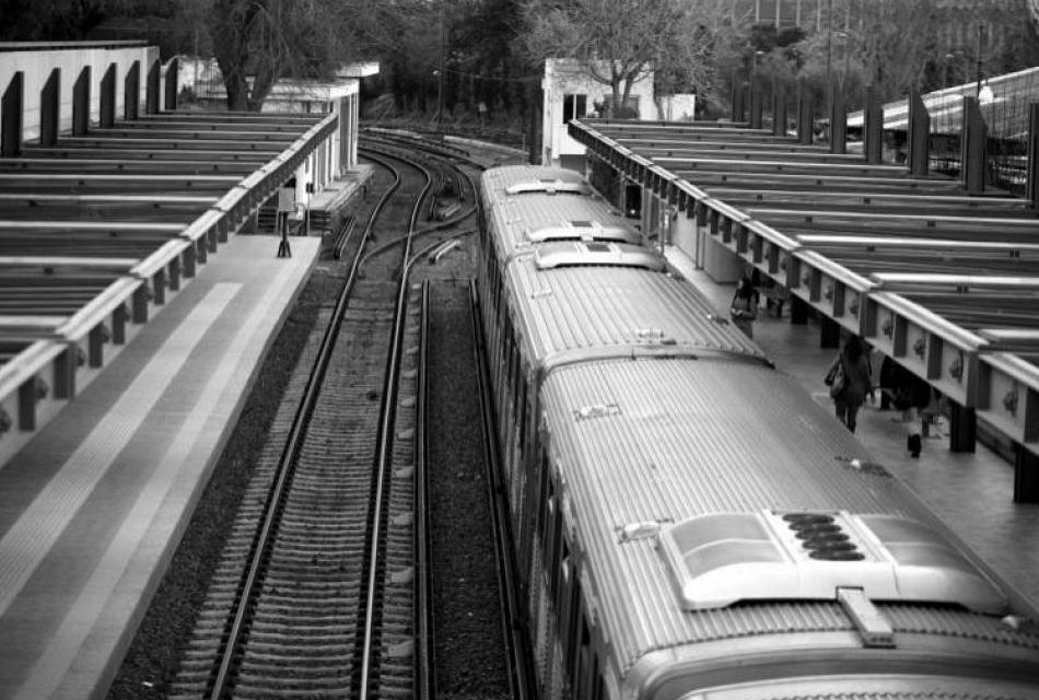 Ilektrikos: le train qui traverse Athènes