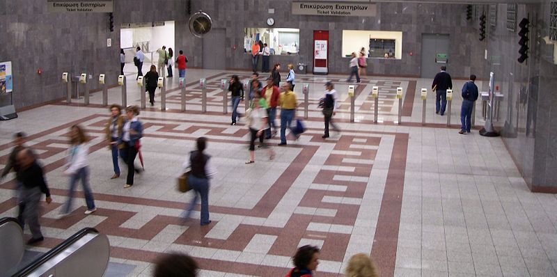 800px Athens Metro Syntagma Station 3 wikimedia commons
