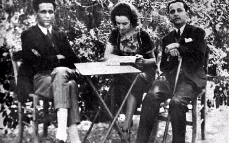 Maria Polydouri en el centro acompanada por Kostas Karyotakis a la izquierda Date 21 June 1925