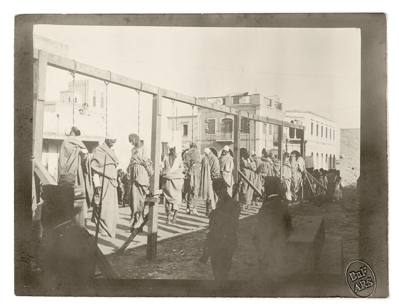 Pendaison publique 6 dec 1911 Tripoli BnF Fonds Cherau