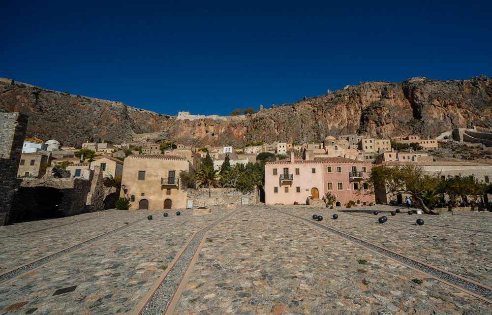 Les plus beaux châteaux grecs (première partie)