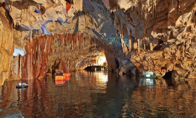 Les grottes de Diros: voyage dans la magie de la nature