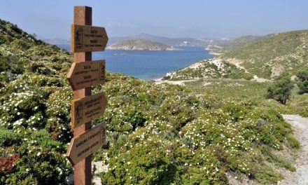 Randonnée dans les îles grecques : explorez des sentiers par-delà le parcours touristique!