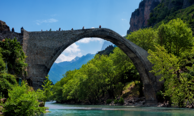 Les ponts de pierre en Grèce | Monuments d’architecture populaire et symboles puissants de connexion