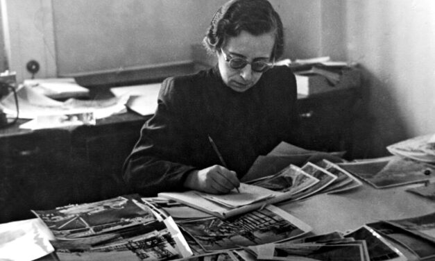 Voula Papaioannou (1898-1990), la photographe qui a immortalisé l’horreur de la Seconde Guerre mondiale à Athènes