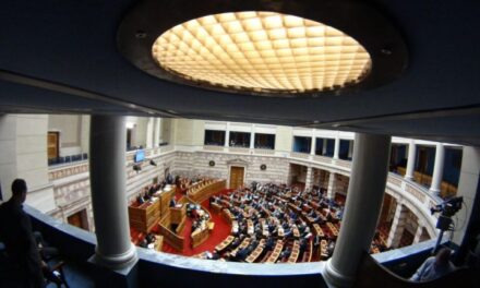 Parlement : le vote par correspondance pour les Grecs de l’étranger adopté par 201 voix « pour »
