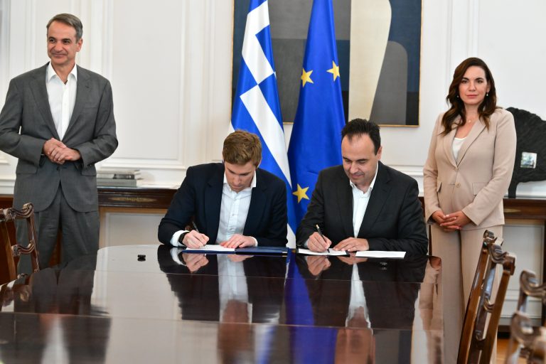 Protocole d’accord entre la Grèce et la société d’IA ElevenLabs pour l’administration numérique