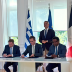 Présence du Premier ministre Kyriakos Mitsotakis à la signature de l’accord portant sur l’entrée de Meridiam au capital de GSI en tant qu’actionnaire majoritaire et de l’accord conclu entre IPTO, GSI et Nexans relatif à la réalisation d’études du fond marin en vue de la mise en œuvre du projet